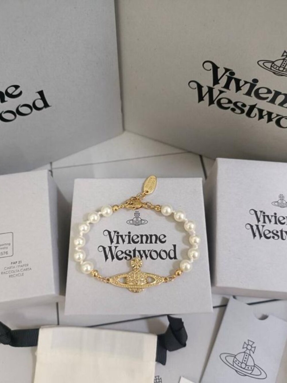 Vivienne Westwood Mini Bas Relief Pearl Bracelet new（3 colours available）